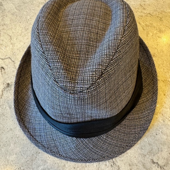 Other - Stylish Gray Fedora Hat